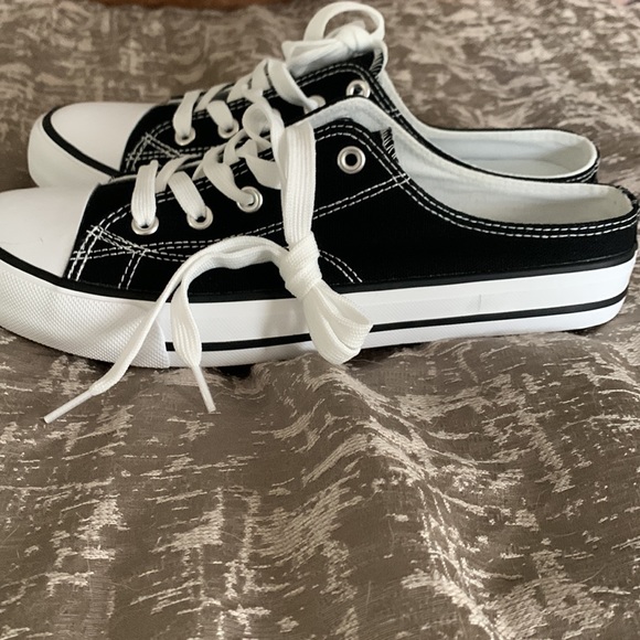 New slip on sneakers - Picture 2 of 2